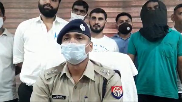 दांत से दारोगा का कान काट चुका है आशु जाट