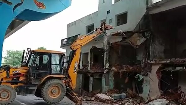 Two illegal buildings of Atiq Ahmad demolished by Yogi govt