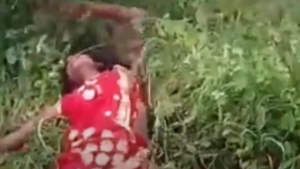  दुल्हन बनकर मंदिर में आई