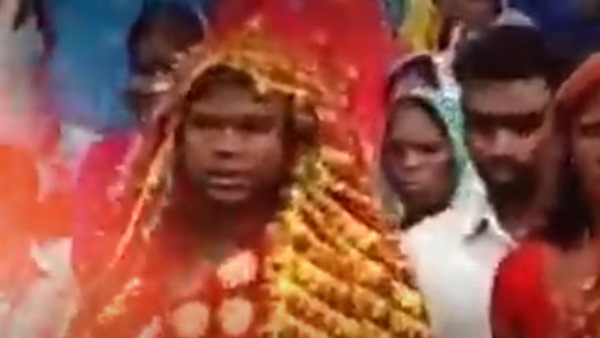 मंडप भी तैयार कर डाला