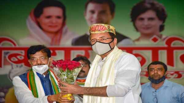 कांग्रेस से भी आसानी से नहीं बन पा रही बात