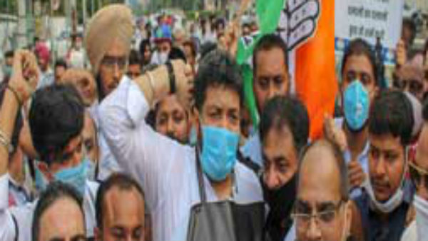 विपक्ष ने राष्ट्रपति से की हस्ताक्षर ना करने की अपील 