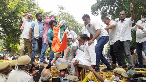 2 करोड़ किसानों के हस्ताक्षर इकट्ठा करेगी कांग्रेस