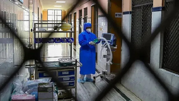 Gujarat: More than 1500 people discharged from hospital in one day, when they defeated Coronavirus Gujarat: More than 1500 people discharged from hospital in one day, when they defeated Coronavirus