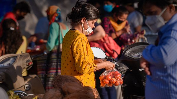 ग्रामीण इलाकों में बढ़ा संक्रमण ग्रामीण इलाकों में बढ़ा संक्रमण