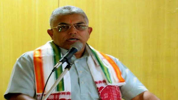 हुगली जिले के धन्यखली में जनसभा को संबोधित कर रहे थे दिलीप घोष