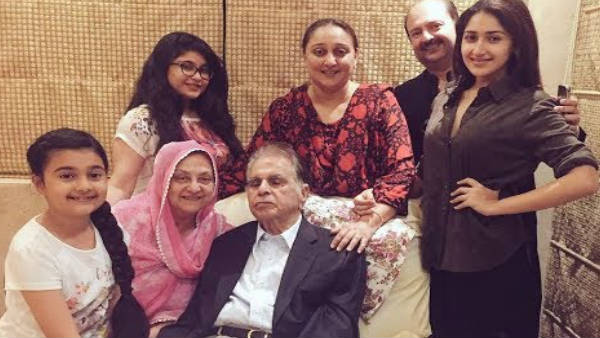 मार्च से ही क्वारंटीन हैं दिलीप कुमार मार्च से ही क्वारंटीन हैं दिलीप कुमार