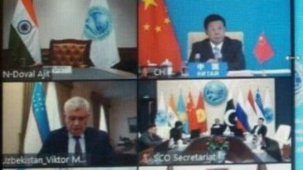 गुजरात का हिस्‍सा भी अपने नक्‍शे में 