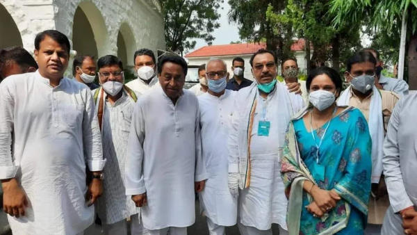 एक दिन पहले की थी कमलनाथ से मुलाकात