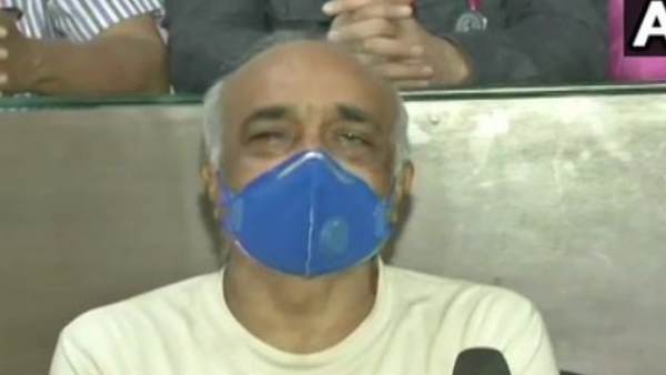 'क्या अब उन्हें पुरस्कार दिया जाएगा?'