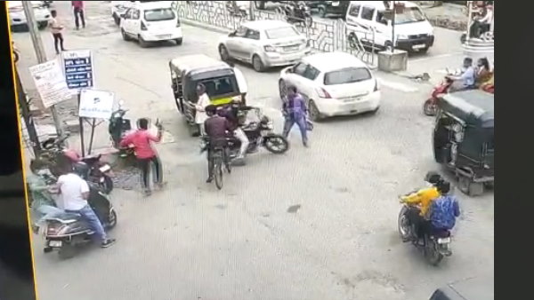 4 लुटेरे आए थे 2 बाइकों पर