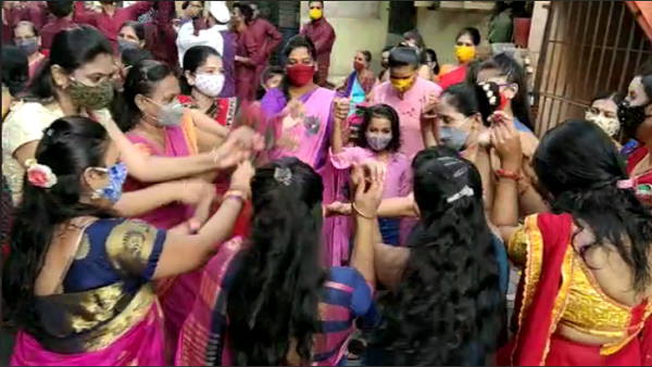 Ganpati visarjan video: BJP parshad and their sosayti breaking social distancing, video goes to viral
