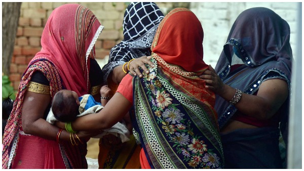 हाथरस पीड़िता की रोती बिलखती मां का वीडियो वायरल 