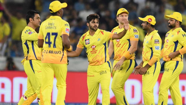 कोरोना टेस्ट करने वाली मेडिकल टीम भी है शामिल कोरोना टेस्ट करने वाली मेडिकल टीम भी है शामिल