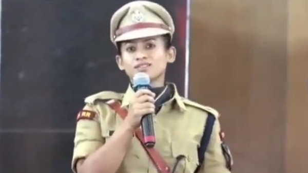  तनुश्री ने टेक्सटाइल में किया है स्नातक