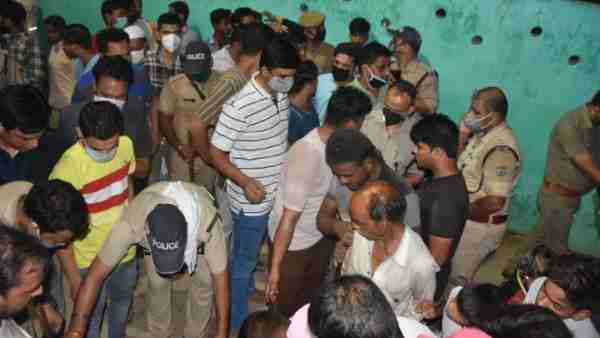 पिता और भाई ने गोली मारकर की हत्या