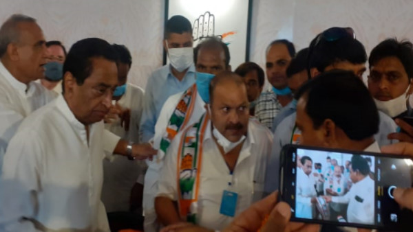 जब सिंधिया ने गिरा दी थी कमलनाथ सरकार