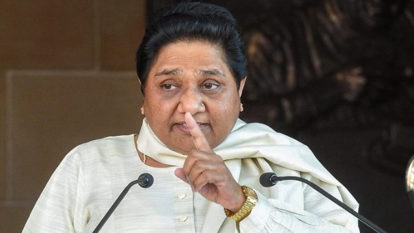 अम्बेडकर की मूर्ति तोड़े जाने पर कार्रवाई की मांग अम्बेडकर की मूर्ति तोड़े जाने पर कार्रवाई की मांग