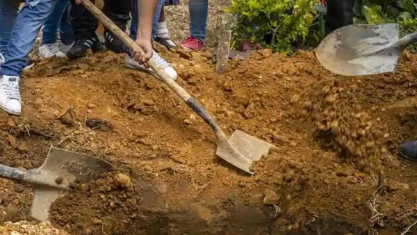 इससे पहले मास्क न पहनने वालों को ताबूत में लिटाने की दी जा चुकी सजा इससे पहले मास्क न पहनने वालों को ताबूत में लिटाने की दी जा चुकी सजा