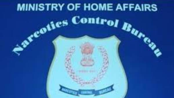 धर्मा प्रोडक्शन के एग्जीक्यूटिव प्रड्यूसर को समन