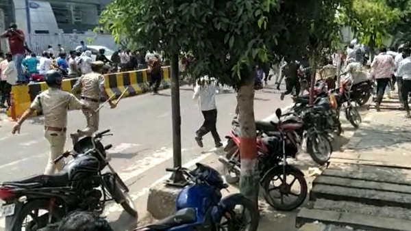 Police lathi charge on sweepers protesting against Noida authority Police lathi charge on sweepers protesting against Noida authority