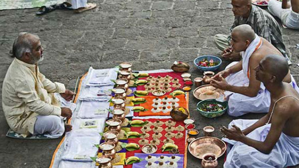 पितृशांति स्तोत्र का पाठ करने से पितृ प्रसन्न होते हैं