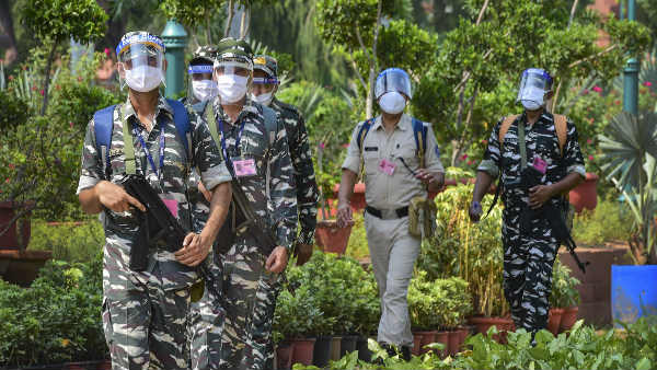 SSC और UPSC के जरिए चयन SSC और UPSC के जरिए चयन