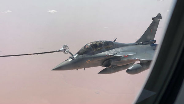 चीन के J-20 से कहीं आगे है राफेल चीन के J-20 से कहीं आगे है राफेल