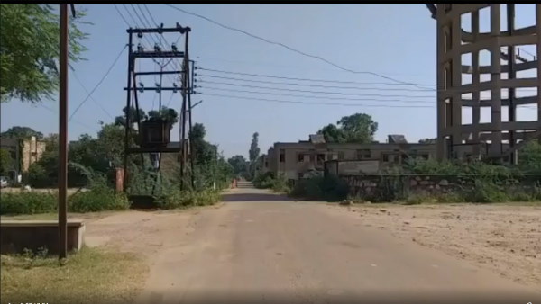 सिर्फ पांच ही वोटर बचे हैं अब सिर्फ पांच ही वोटर बचे हैं अब