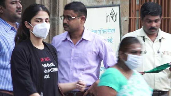 रिया को बताया ड्रग सिंडीकेट का हिस्सा रिया को बताया ड्रग सिंडीकेट का हिस्सा
