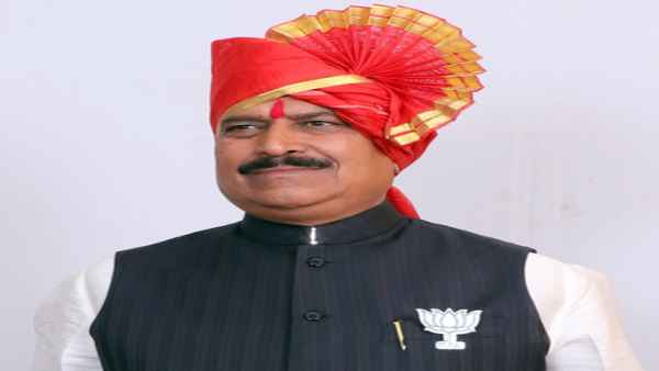 बेलगाम से कानून की डिग्री हासिल की थी