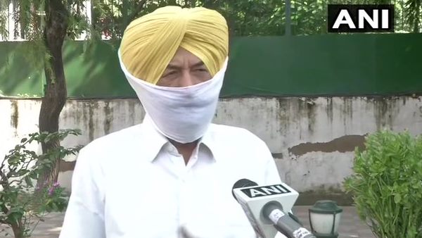 विधेयकों के विरोध में सड़कों पर किसान