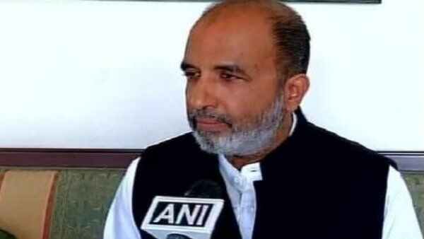 किसानों को लेकर दोनों पार्टी का स्टैंड एक ही हैः निष्कासित नेता संजय झा किसानों को लेकर दोनों पार्टी का स्टैंड एक ही हैः निष्कासित नेता संजय झा