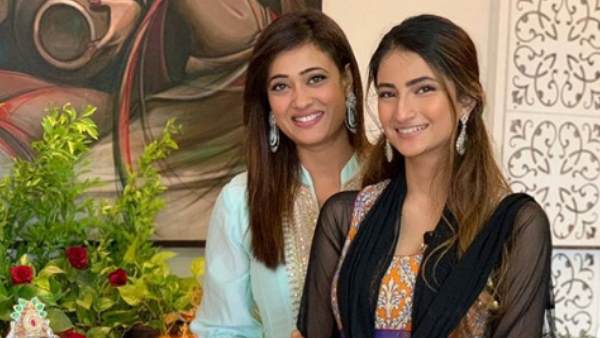 बेटी पलक भी रहती हैं साथ