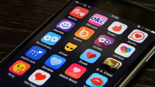 62% महिलाएं इस काम में करती है स्मार्टफोन का इस्तेमाल