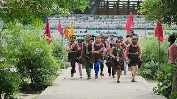 पर्यावरण जागरुकता और बच्चों को अंग्रेजी सिखाने के लिए किए ये प्रयोग पर्यावरण जागरुकता और बच्चों को अंग्रेजी सिखाने के लिए किए ये प्रयोग