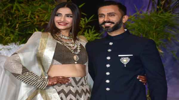 पति को 'बदसूरत' बोलने पर भड़क उठीं सोनम कपूर 