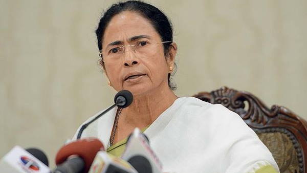 सरकार को जवाबदेह होना चाहिए