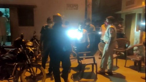 मकान में कर रखा था पटाखे का भंडारण 