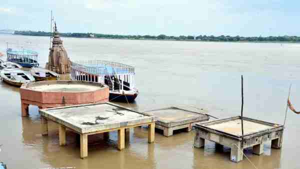समाजिक कार्यकर्ता दिव्यांशु ने सोनू सूद को किया था ट्वीट