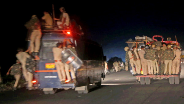 12. प्रदर्शन करने वालों के खिलाफ कार्रवाई? 12. प्रदर्शन करने वालों के खिलाफ कार्रवाई?