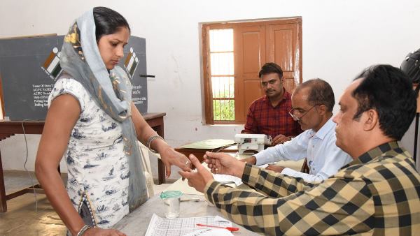 नामांकन के लिए प्रत्याशी के साथ केवल 2 लोगों को इजाजत