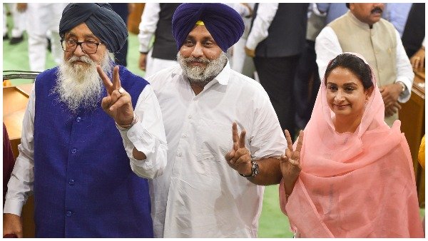  एनडीए दो शेरों को गंवा चुका हैं