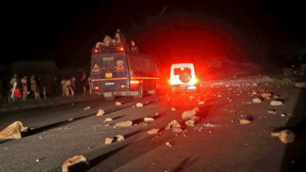 क्यों उग्र हुए थे प्रदर्शकारी?