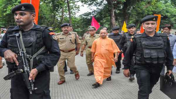 योगी राज में अब तक 15 आईपीएस निलंबित योगी राज में अब तक 15 आईपीएस निलंबित