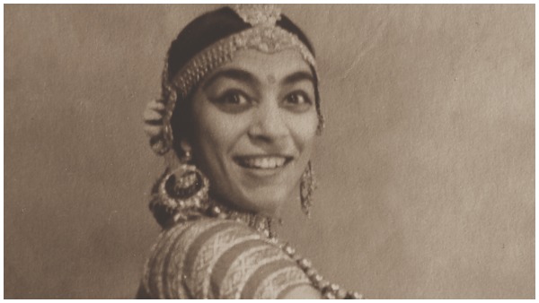 उदय शंकर के साथ बतौर डांसर शुरू किया काम उदय शंकर के साथ बतौर डांसर शुरू किया काम