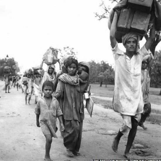 दाफ़िया बाई: बंटवारे में परिवार से बिछड़ने वाली लड़की 73 साल बाद अपनों से मिली दाफ़िया बाई: बंटवारे में परिवार से बिछड़ने वाली लड़की 73 साल बाद अपनों से मिली