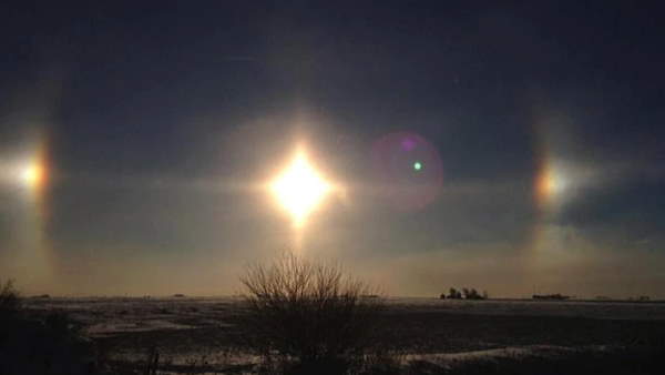 तीन सूरज दिखने की क्या वजह
