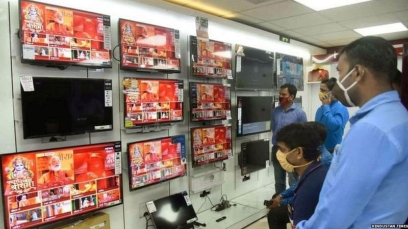 टीवी न्यूज़ चैनलों के आगे क्या सरकार इतनी असहाय है?