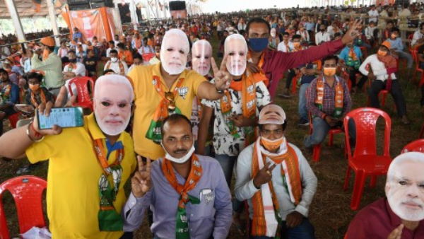 भीड़, चुनाव और लापरवाही के बावजूद कम हुए केस 